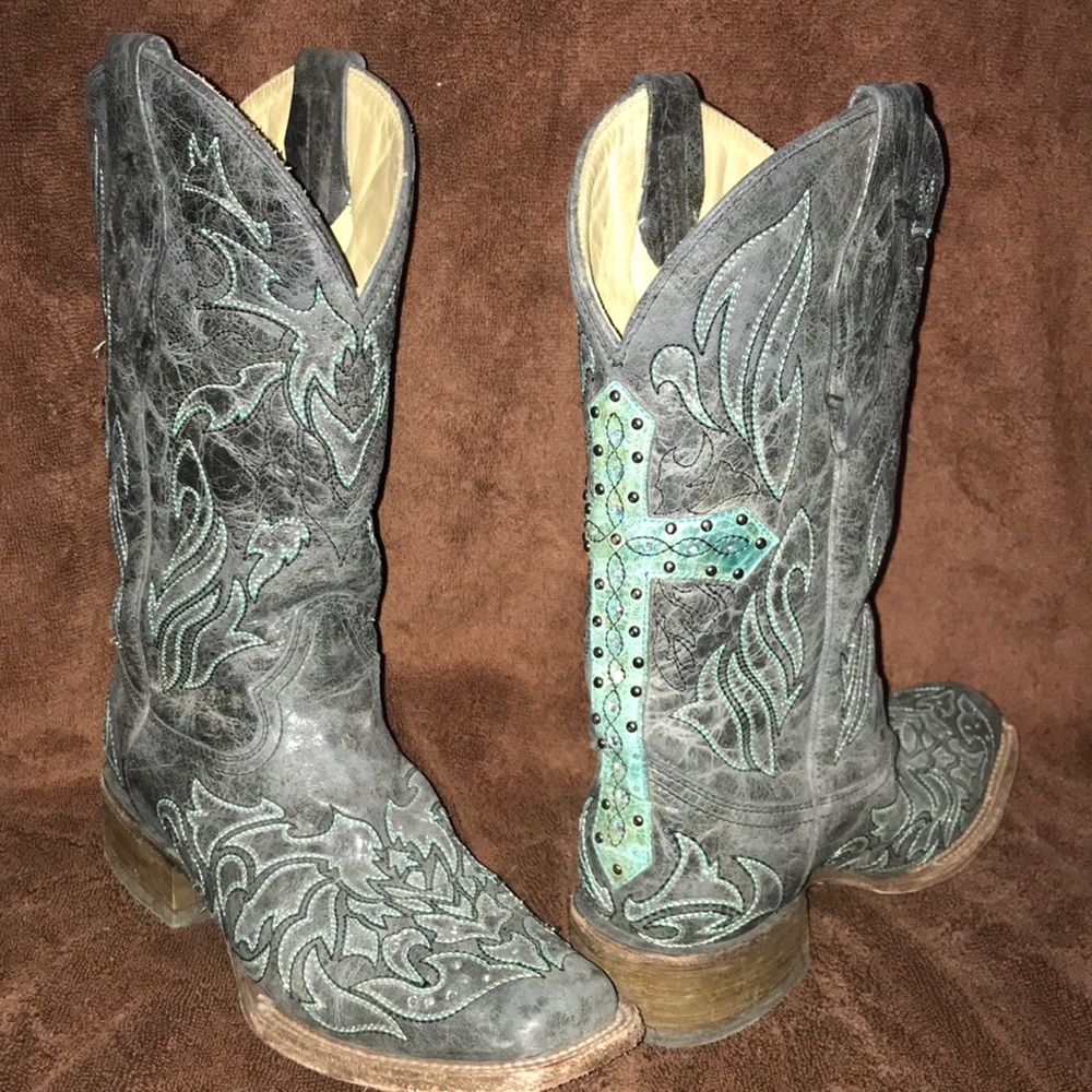 Corral boots